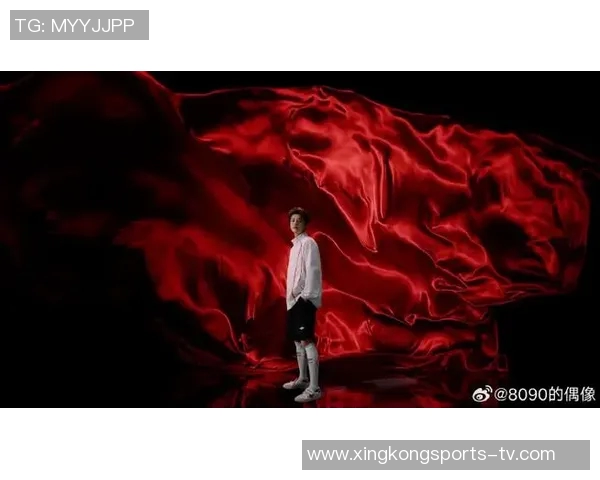 鹿晗在绿茵场上的精彩瞬间足球比赛中的帅气造型与激情表现合集